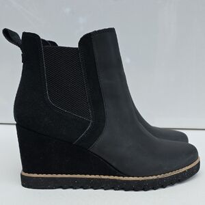 471 TOMS Maddie Black Leather & Suede Wedge Chelsea Boots - Size 11 W